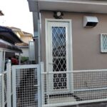 🏠勝手口ドア🏠古い勝手口ドアをLIXILリシェントに交換し、防犯性・断熱性アップ