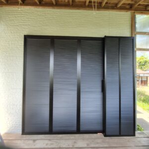 🏠雨戸🏠サッシのみの窓にLIXIL【雨戸一筋】を後付け　防犯・台風対策リフォーム
