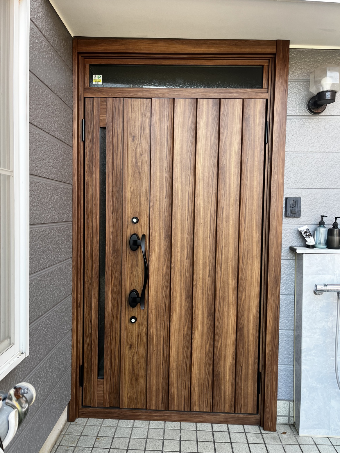 🏠玄関ドア🏠LIXILリシェント　カバー工法でスピーディー＆ローコストな１DAYリフォーム